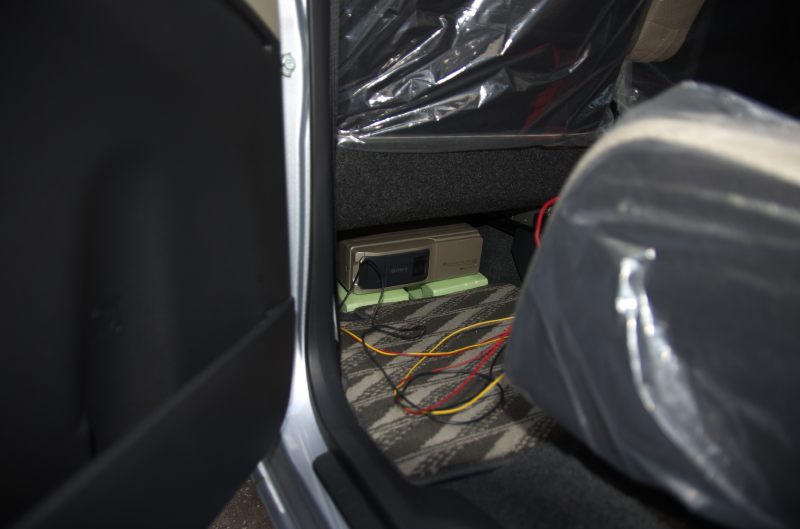 社長の車にcdチェンジャーを取り付け ビール最高