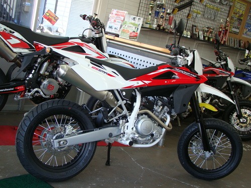 ハスクバーナSMR125入荷しました。 : モタードに強い！大阪の愉しい