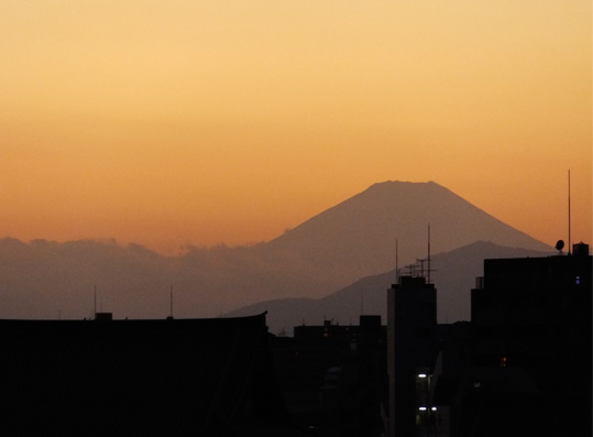 オレンジ色の富士山_d0044722_2156481.jpg