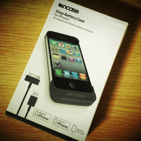 Incase iPhone Snap Battery Case_c0009172_11153595.jpg