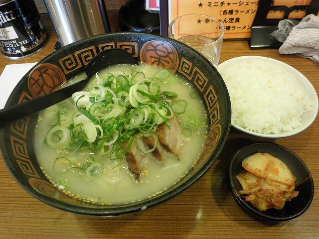 にんにくラーメン幸ちゃん　　　　西三国_c0118393_12354057.jpg