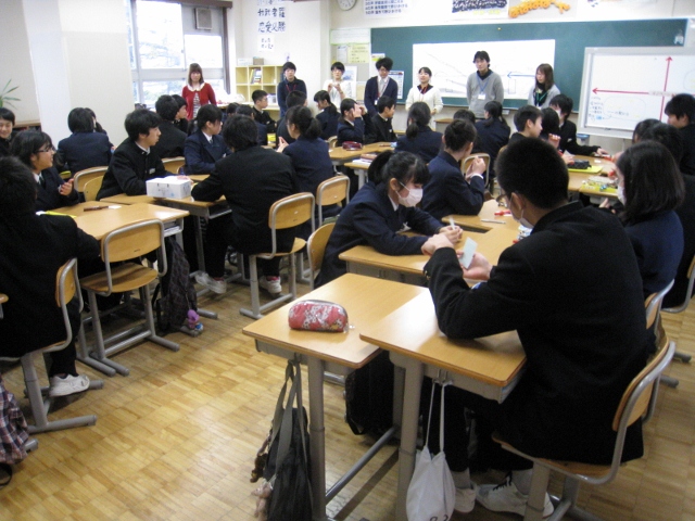 上越教育大附属中学校にて2つのワークショップを行いました。_c0167632_17401120.jpg