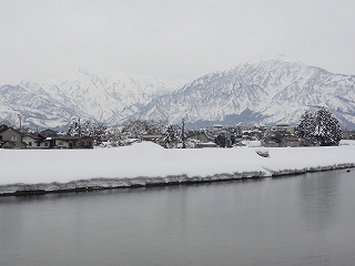 魚野川の流れと曇り空_a0084753_155719100.jpg