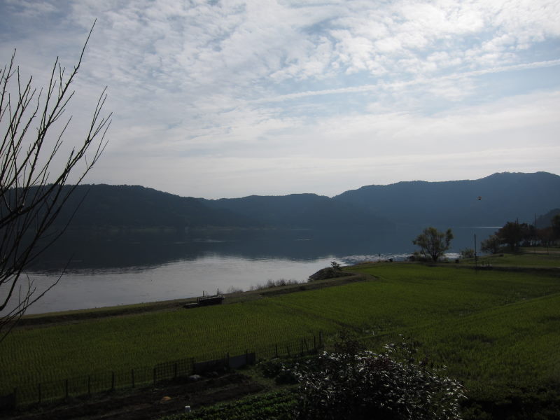 奥琵琶湖の隠れた静寂の地へー木之本・余呉湖：ブロンプトンでのんびり琵琶湖周辺散策③_e0138081_7314417.jpg