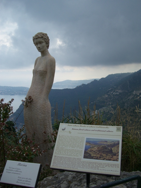 曇り空の南仏エズ村_d0116009_10115514.jpg