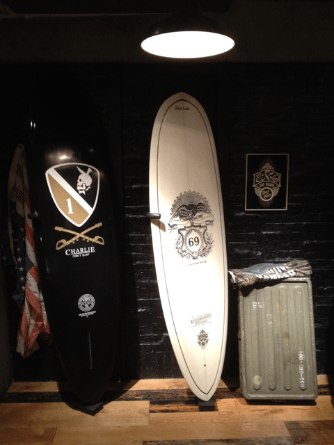 charlie  don\'t  surf  ..._d0122116_16153743.gif