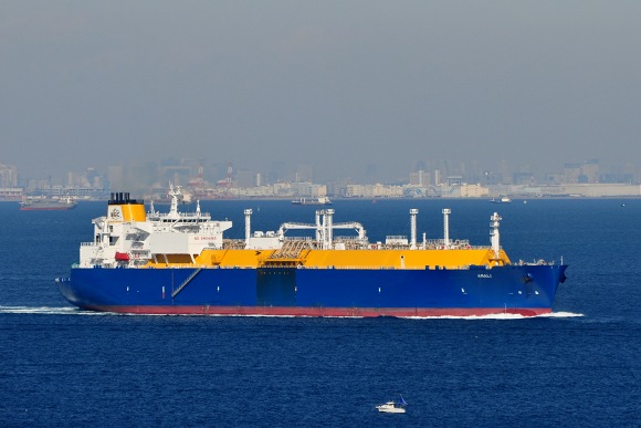 Brunei Gas Carriers 「AMALI」_e0158925_23142012.jpg