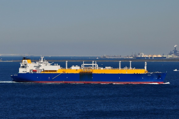 Brunei Gas Carriers 「AMALI」_e0158925_2314331.jpg
