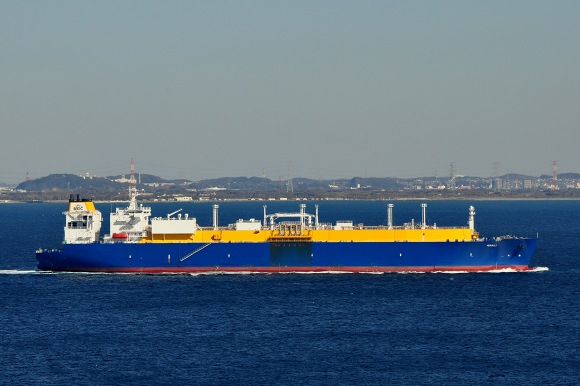 Brunei Gas Carriers 「AMALI」_e0158925_23213228.jpg