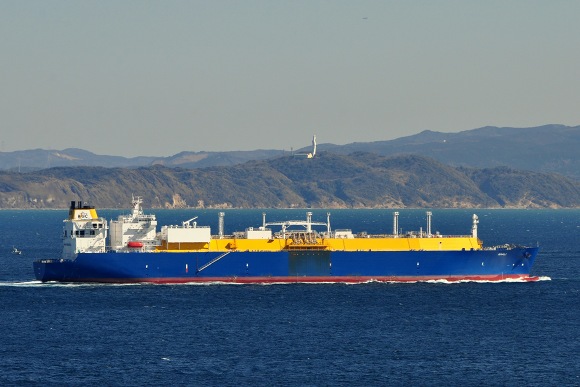 Brunei Gas Carriers 「AMALI」_e0158925_23255595.jpg