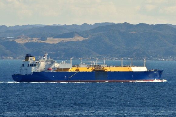 Brunei Gas Carriers 「AMALI」_e0158925_23261679.jpg