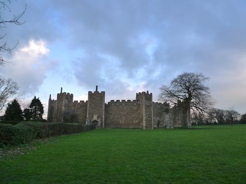 FRAMLIGHAM CASTLE☆_f0165831_974123.jpg