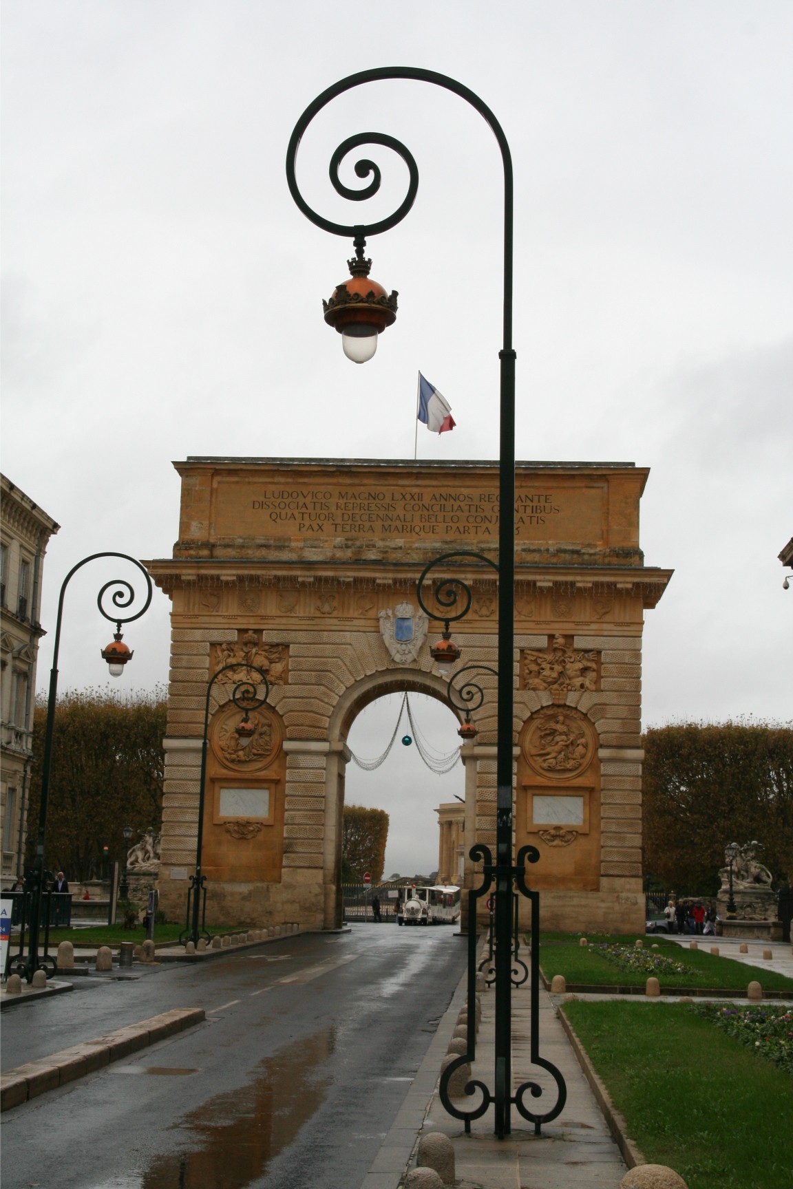 雨のMontpellier(モンペリエ)へ。_f0127349_1734759.jpg