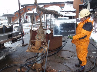 新幹線浦佐駅の駐車場の消雪井戸改修(ポンプ交換)_a0084753_16351989.jpg