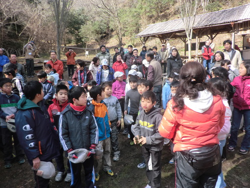 里山に100人以上の親子連れが訪れて by 「仁べ」_c0239329_21225715.jpg