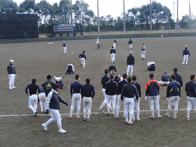 富士市立高校野球部の冬の練習風景_f0141310_7564773.jpg