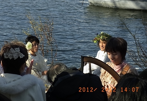 ディジュリドゥ演奏のNALUさんから届いた20120212水上結婚式＆結婚パーティー～DVD上映・ケーキ入刀の写真_f0006713_065843.jpg