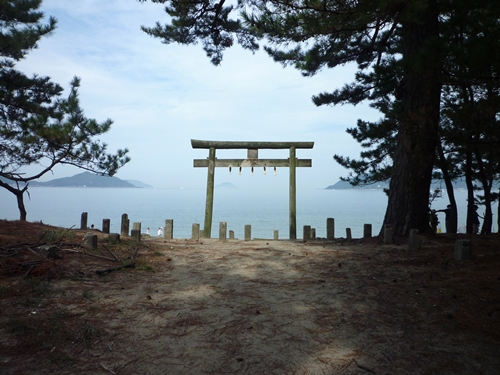 壱岐神社・壱岐真根子を祀る宮・九州王朝三階松_c0222861_17153996.jpg