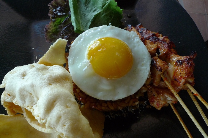 ** ダマイ・ロビナ ** <滞在3日目 朝食前のひと時～朝ご飯>_e0142189_2305810.jpg