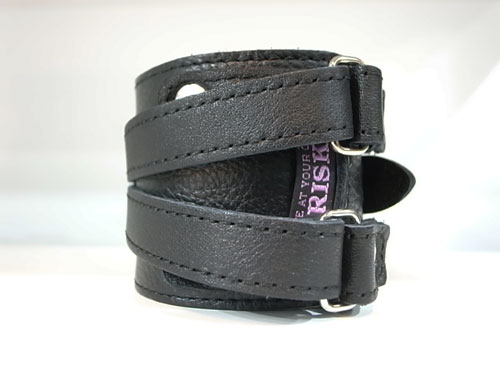 【RISK×MODERN PIRATES】R-WRIST BAND_a0097901_17241214.jpg