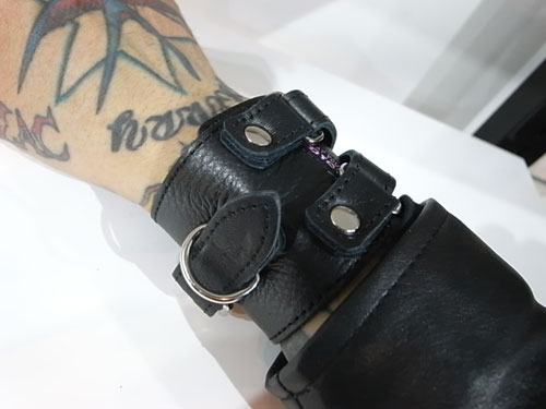 【RISK×MODERN PIRATES】R-WRIST BAND_a0097901_17242762.jpg