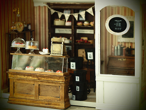 miniature sweet shop*_e0172847_15343693.jpg