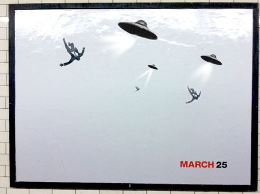 ニューヨークにはこんなかたちで話題になるポスターも　Mad Men Season 5 Poster_b0007805_13301059.jpg