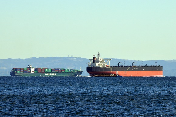 VLCC「時津丸・TOKITSU MARU 」横浜出港_e0158925_2030670.jpg