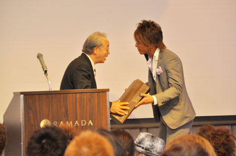 【brace】2012年新年会　1.挨拶・体験発表_c0080367_1422277.jpg