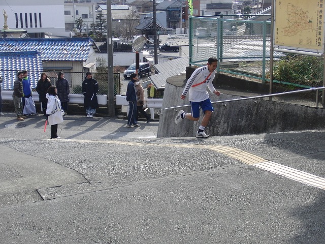 公道を走る市内唯一の駅伝 第32回今泉地区駅伝大会_f0141310_7501054.jpg