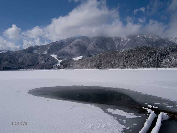 雪晴れの青木湖_c0085877_7481877.jpg