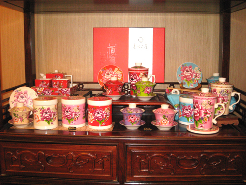 新太源の客家花布柄蓋碗あります 台北永康街の長順名茶のスタッフブログ
