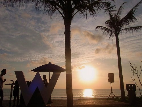 Woo Ba® から見る夕陽 @ W Retreat & Spa Bali (\'11年秋)_a0074049_1348254.jpg