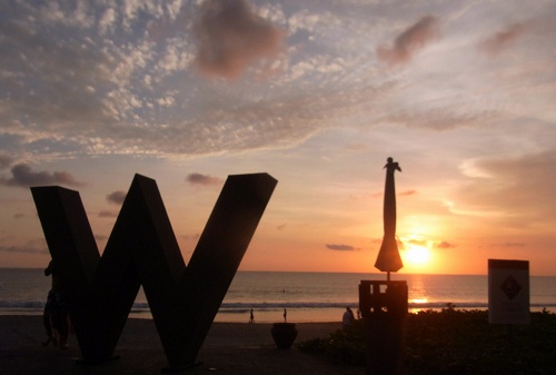 Woo Ba® から見る夕陽 @ W Retreat & Spa Bali (\'11年秋)_a0074049_194117100.jpg