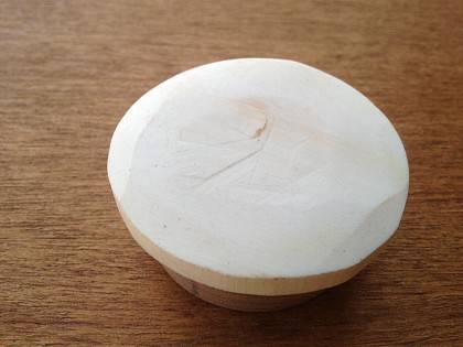 牙蓋を削る : よしのクラフトルーム