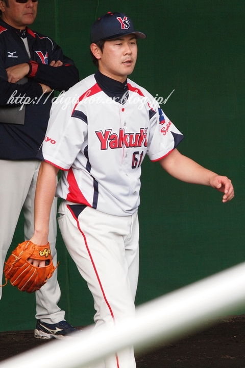 YSキャンプ 正田樹&ロマン投手(4枚追加)_e0222575_1141771.jpg