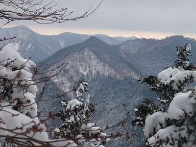 今年の初山は雪のテント泊でお目覚め～《2日目》_c0097754_12362295.jpg