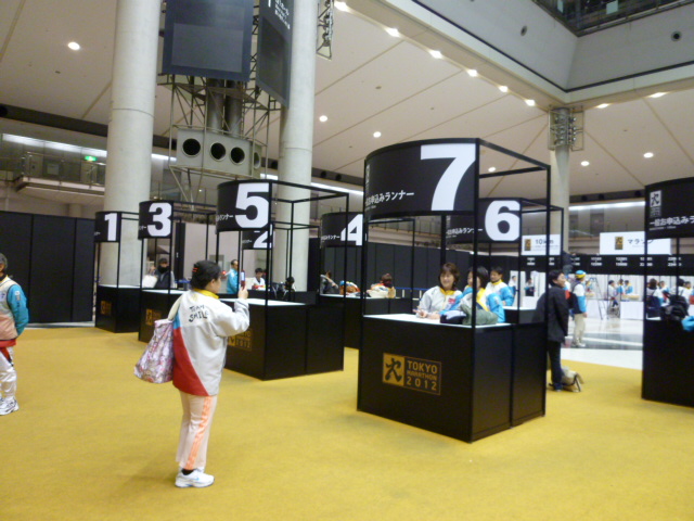 東京マラソン、エキスポでボランティアしてきました!_c0100865_9334349.jpg