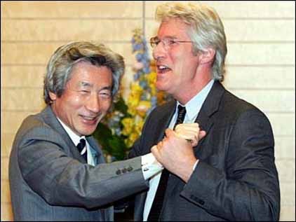 属国二大政党、属国マスコミ + フェニックス?_c0139575_52235.jpg