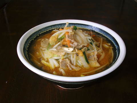 ぴりっ子入り辛みそ肉野菜うどん_d0182179_18282484.jpg