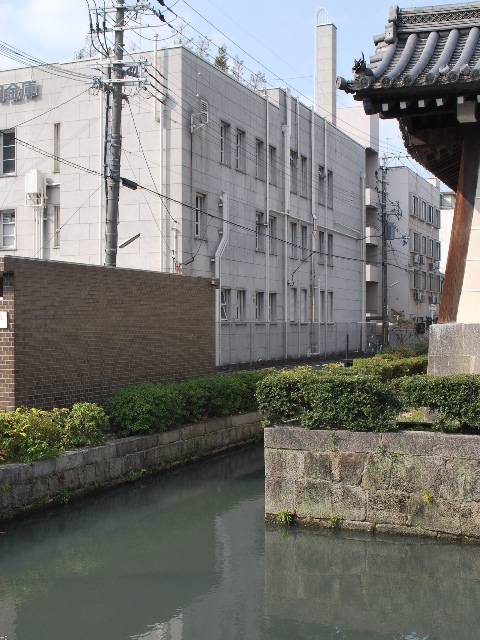 旧不動貯金銀行京都七条支店(建築家・関根要太郎設計作品再見)_f0142606_5315658.jpg
