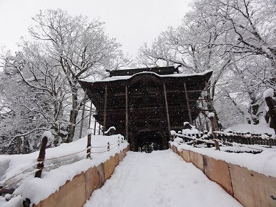 お祭りの準備をしています_a0084753_14464098.jpg