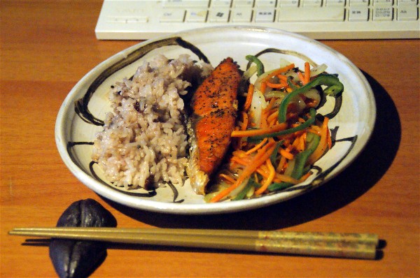 夕飯は焼き魚_e0166355_1730651.jpg