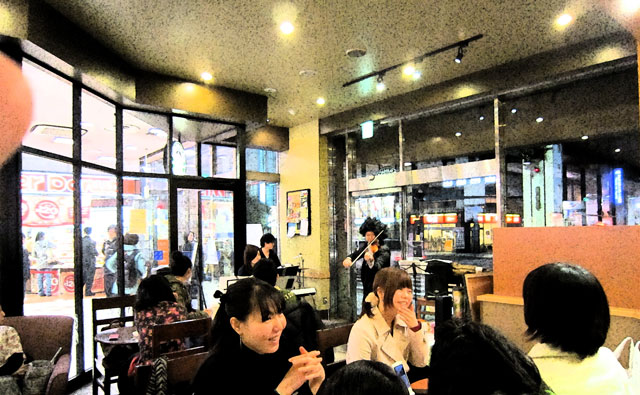 音楽が取り持つ出会い・・facebook・・STARBUCKS_f0051464_110095.jpg