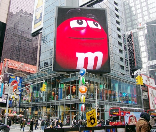 NYのタイムズスクエアにあるM&M\'s World Store NYC_b0007805_065954.jpg