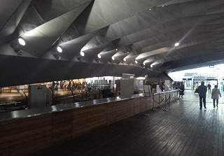 建築探訪「横浜大さん橋国際客船ターミナル」_a0130926_14464453.jpg