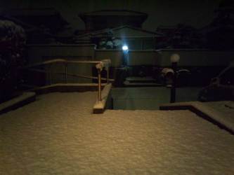 外は雪が降ってます。_e0188087_2318766.jpg