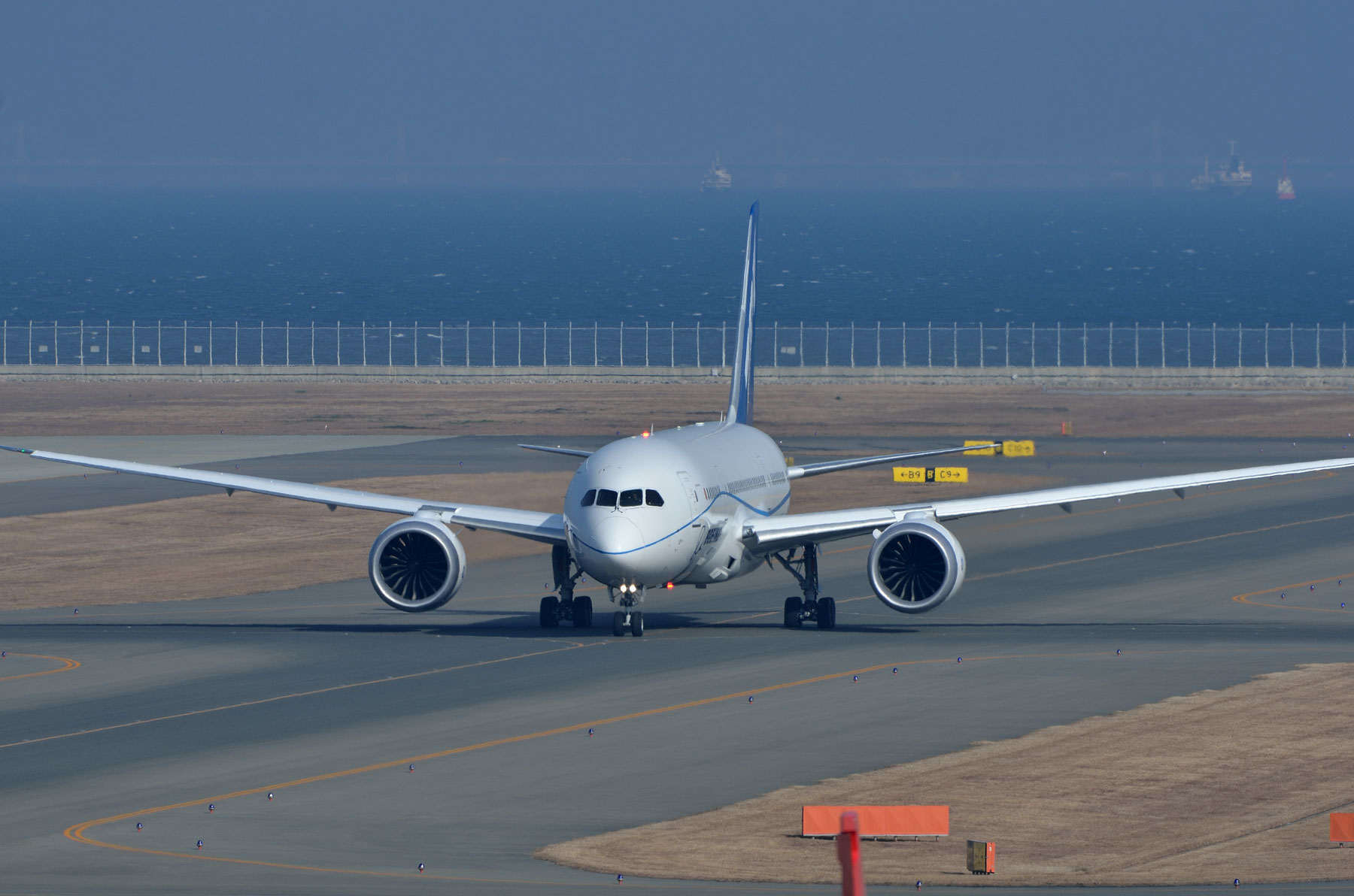 BOEING 787-8 / N787FT - 離陸その1 - : SKY LOUNGE GARDEN