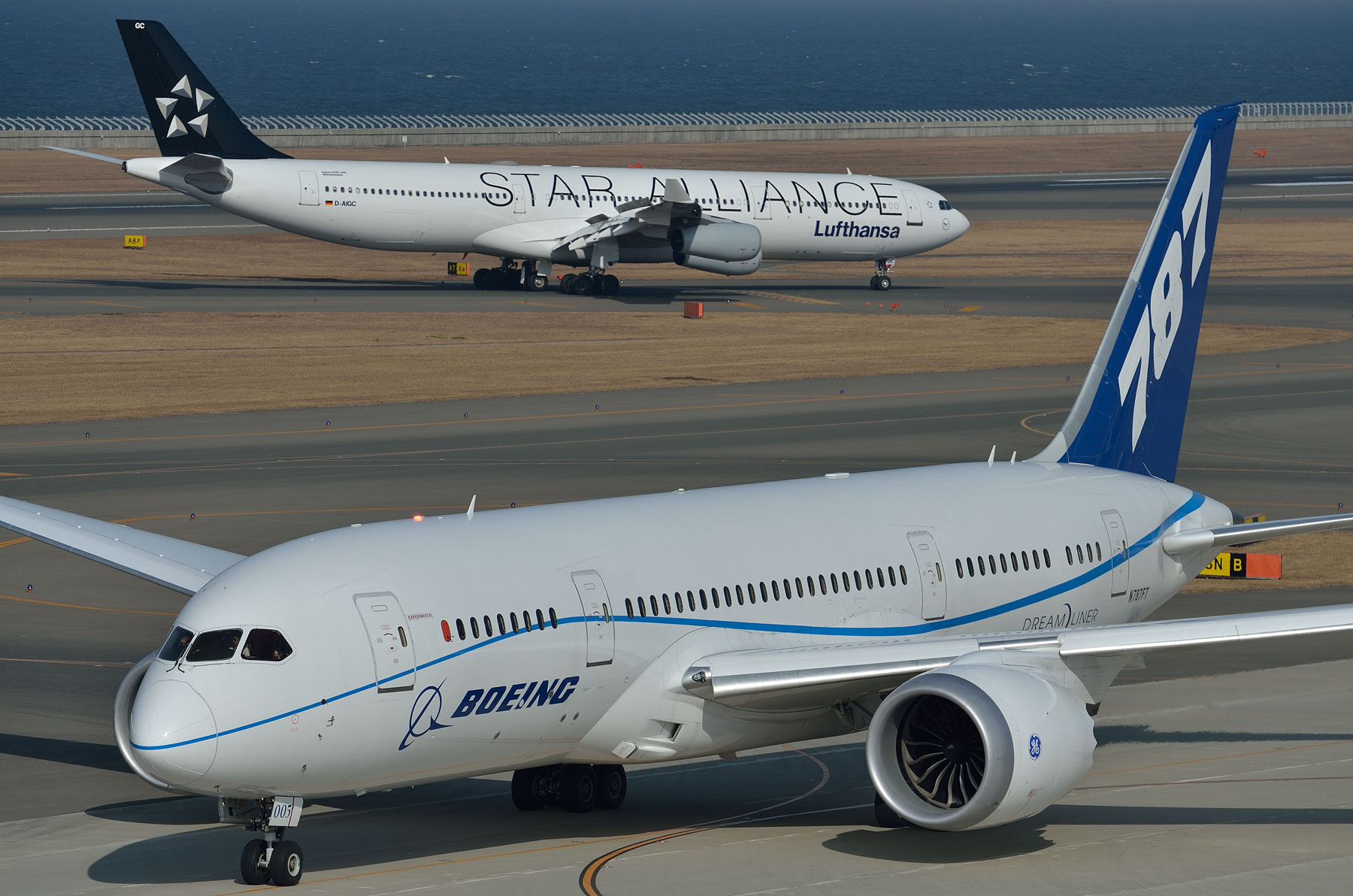 BOEING 787-8 / N787FT - 離陸その1 - : SKY LOUNGE GARDEN BOEING 787-8 / N787FT - 離陸その1 - : SKY LOUNGE GARDEN