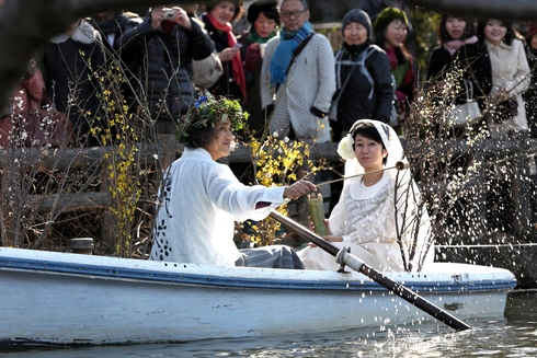 写真家・白石ちえこさん撮影の井の頭公園結婚式＆宴の写真～77人のチャリティー展・花に聞く展_f0006713_0351381.jpg